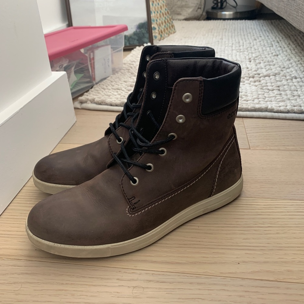 Ecco boots